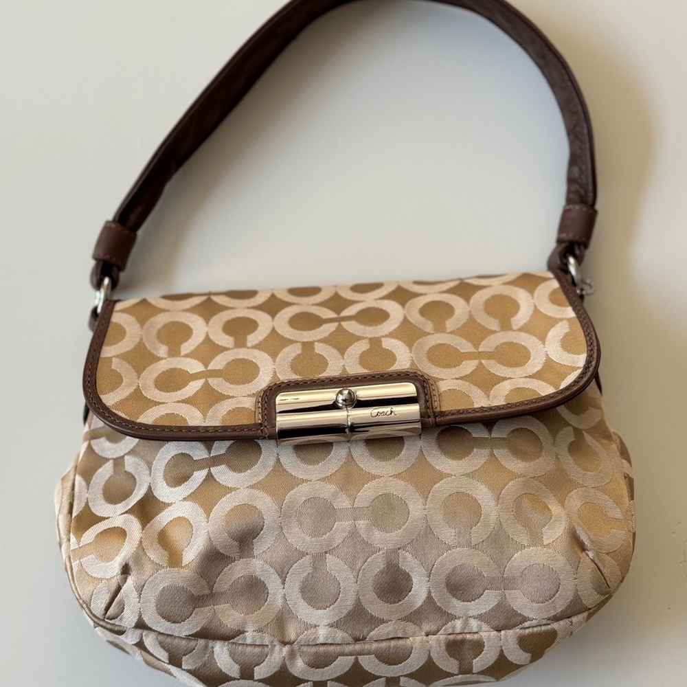 Vintage Coach Shoulder Bag - Picture 2 of 6